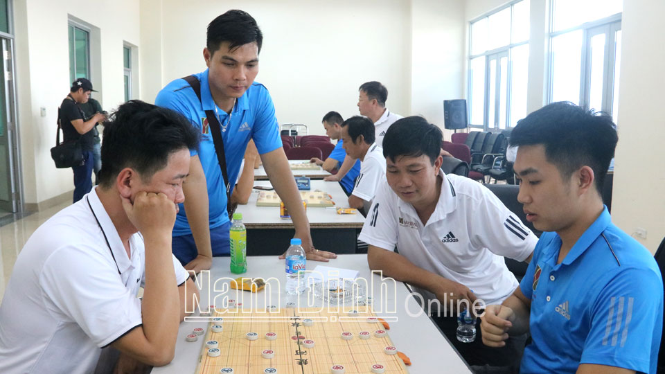 Thi đấu cờ tướng tại Hội thao Ngân hàng AgriBank Chi nhánh Bắc Nam Định lần thứ VI năm 2020.