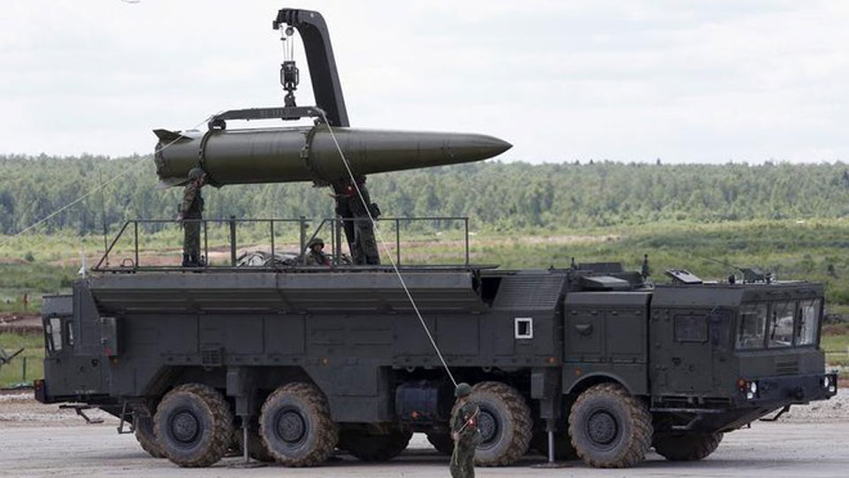 Hệ thống tên lửa chiến thuật Iskander có thể được trang bị đầu đạn hạt nhân của Nga.  Ảnh: Reuters