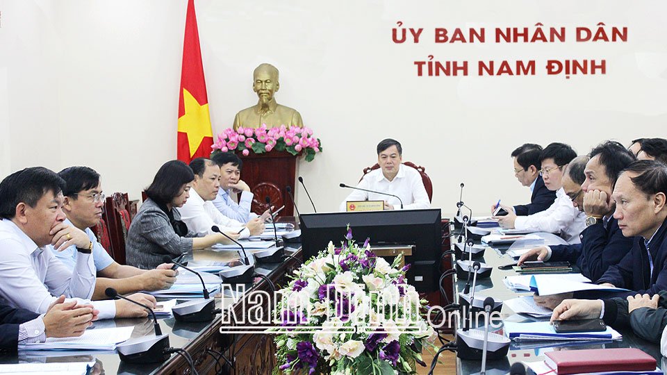 Đồng chí Trần Lê Đoài, Tỉnh ủy viên, Phó Chủ tịch UBND tỉnh chủ trì hội nghị tại điểm cầu Nam Định