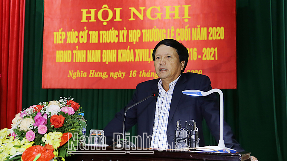 Đồng chí Ngô Gia Tự, Phó Chủ tịch Thường trực UBND tỉnh phát biểu tại buổi tiếp xúc cử tri huyện Nghĩa Hưng. Ảnh: Đức Thiện