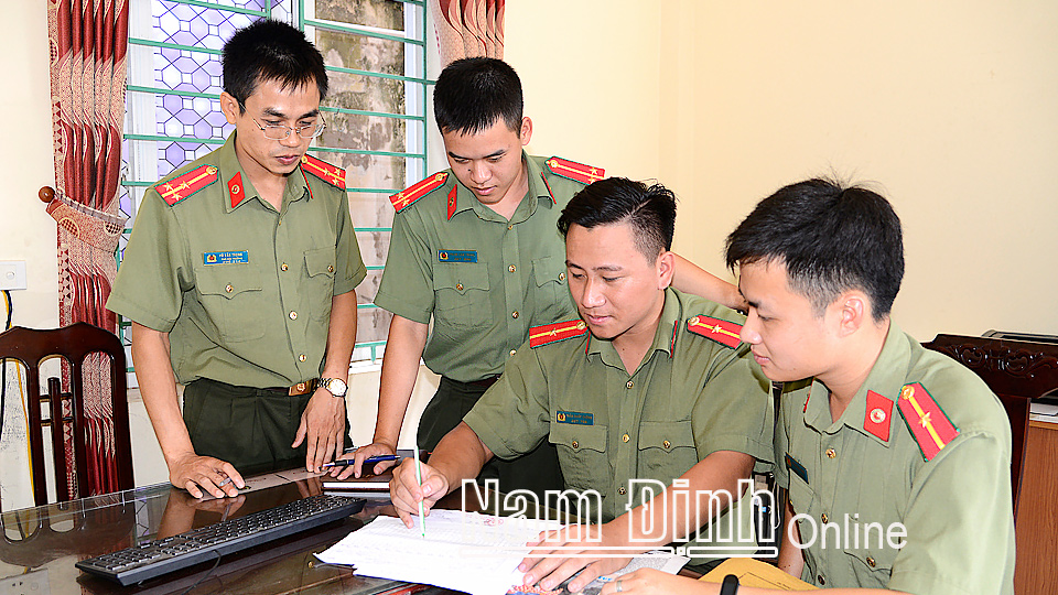 Đội An ninh nhân dân (Công an huyện Trực Ninh) triển khai kế hoạch bảo đảm an ninh trật tự trên địa bàn.