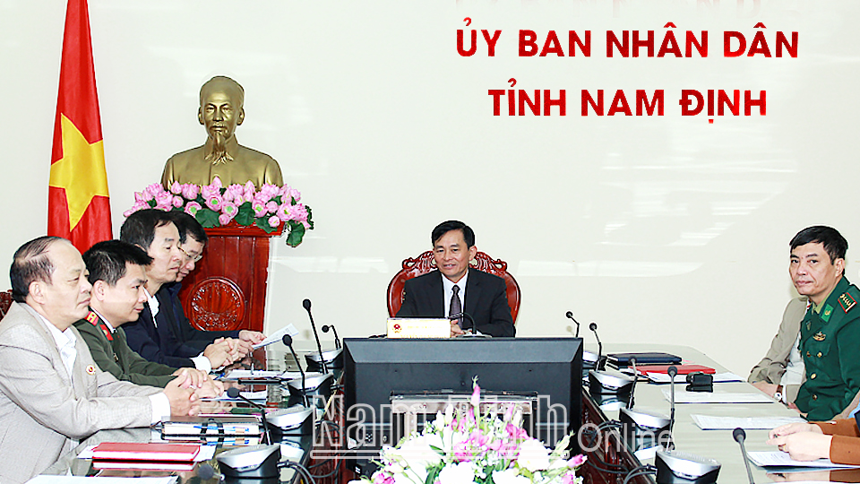 Đồng chí Nguyễn Phùng Hoan, Ủy viên Ban TVTU, Phó Chủ tịch UBND tỉnh dự hội nghị tại điểm cầu tỉnh ta.