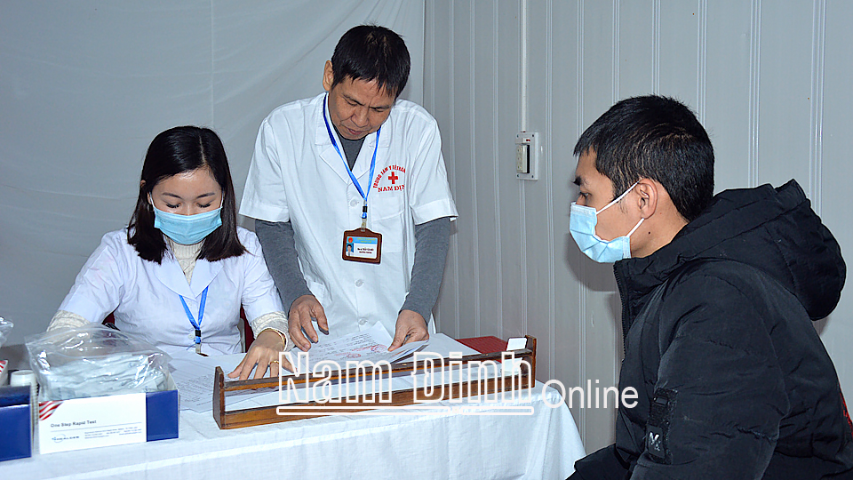 Thành phố Nam Định tổ chức sơ tuyển, khám sức khỏe cho thanh niên trong độ tuổi nhập ngũ.