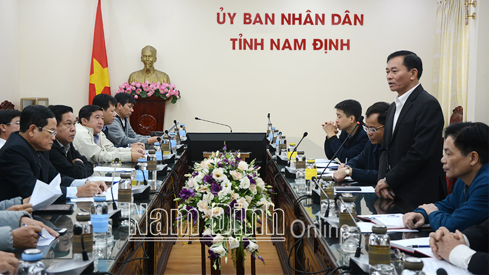 Đồng chí Nguyễn Phùng Hoan, Ủy viên Ban TVTU, Phó Chủ tịch UBND tỉnh phát biểu tại buổi làm việc.    Ảnh: Văn Đại