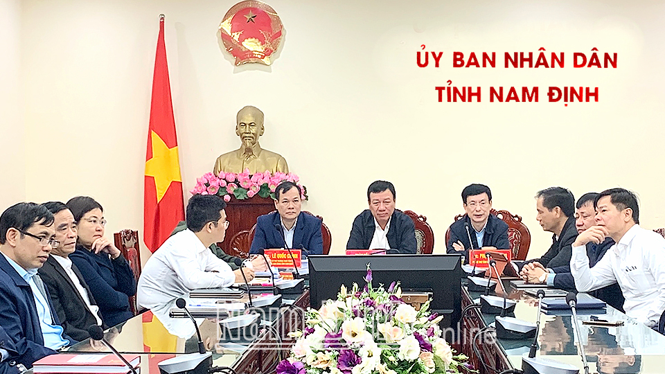Các đồng chí lãnh đạo tỉnh dự hội nghị tại điểm cầu Nam Định. Ảnh: Thanh Thúy