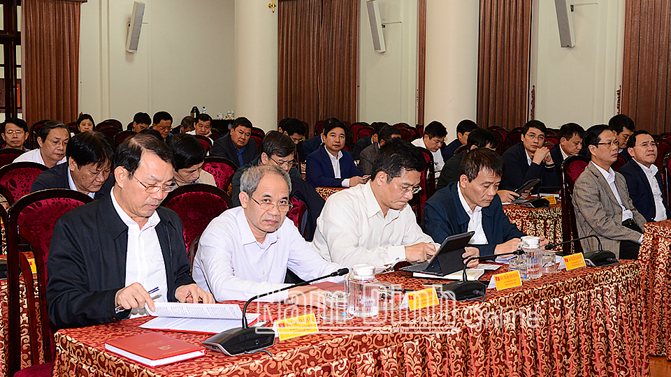 Các đại biểu dự Hội nghị lần thứ 5 Ban Chấp hành Đảng bộ tỉnh khóa XX.