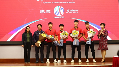  Lễ bàn giao cầu thủ của PVF cho CLB bóng đá Sài Gòn.