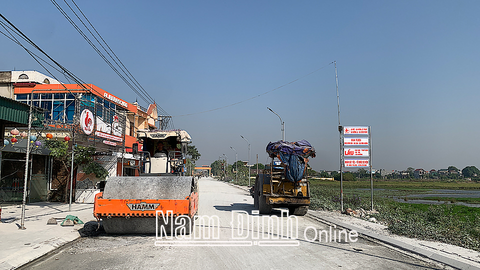 Huyện Ý Yên nâng cấp tuyến đường Lương - Trị với tổng vốn dự toán trên 144 tỷ 174 triệu đồng.