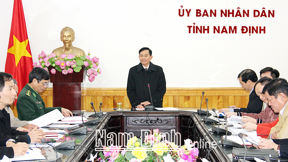 -Đồng chí Nguyễn Phùng Hoan, Ủy viên Ban TVTU, Phó Chủ tịch UBND tỉnh, Chủ tịch Hội đồng phối hợp PBGDPL tỉnh phát biểu tại hội nghị.