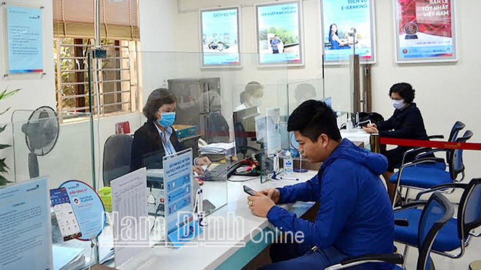 Giao dịch tại Ngân hàng TMCP Công thương (Vietinbank) chi nhánh Bắc Nam Định.