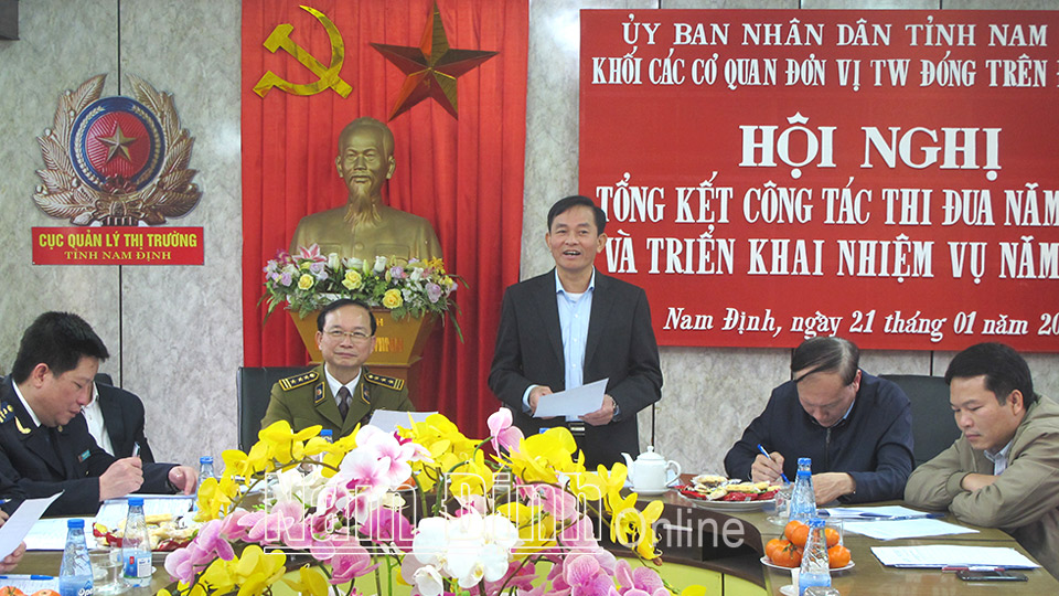 Đồng chí Nguyễn Phùng Hoan, ủy viên Ban TVTU, Phó Chủ tịch UBND  tỉnh phát biểu tại hội nghị.    Ảnh Nguyễn Hương