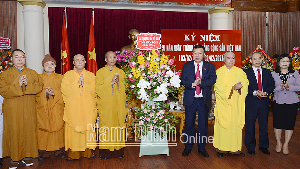 Đoàn đại biểu Ban Trị sự Giáo hội Phật giáo tỉnh chúc mừng Tỉnh ủy.