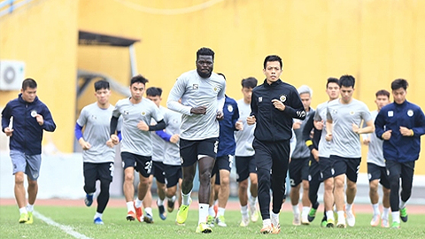  Hà Nội FC bước vào luyện tập sau khi toàn đội có kết quả xét nghiệm âm tính với SARS-CoV-2 lần đầu.