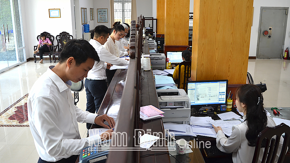 Đăng ký mở tài khoản thẻ tại Ngân hàng Hợp tác xã Việt Nam Chi nhánh Nam Định.