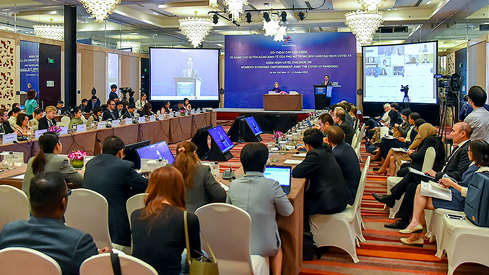 Các đại biểu tham dự đối thoại cấp cao ASEM về nâng cao quyền năng kinh tế của phụ nữ trong bối cảnh đại dịch Covid-19. Ảnh: Bộ Ngoại giao