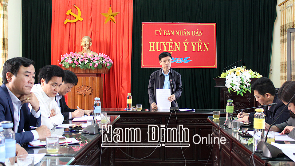 Đồng chí Phạm Đình Nghị, Phó Bi thư Tỉnh uỷ, Chủ tịch UBND tỉnh phát biểu kết luận buổi làm việc kiểm tra tiến độ thi công dự án.