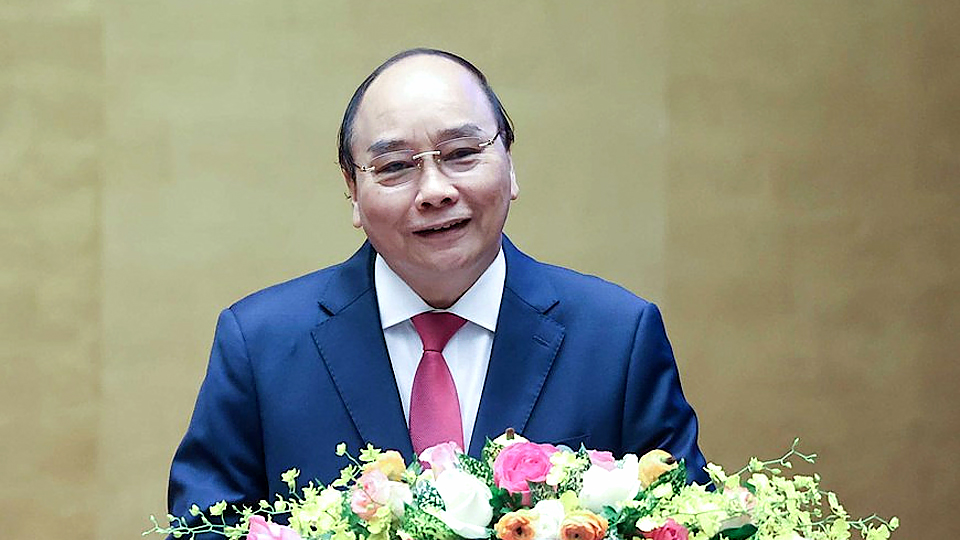 Thủ tướng Nguyễn Xuân Phúc giới thiệu, quán triệt chuyên đề: 'Chiến lược phát triển kinh tế-xã hội 10 năm 2021-2030 và phương hướng, nhiệm vụ phát triển kinh tế-xã hội 5 năm 2021-2025.' (Ảnh: Thống Nhất/TTXVN)