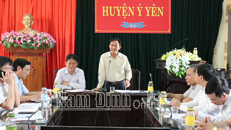 Đồng chí Nguyễn Phùng Hoan, Uỷ viên Ban TVTU, Phó Chủ tịch HĐND tỉnh phát biểu kết luận tại buổi kiểm tra, giám sát.  Tin, ảnh: Thành Trung