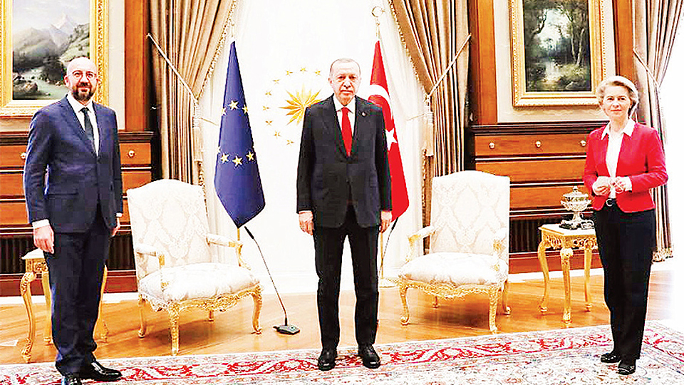 Các nhà lãnh đạo EU và Thổ Nhĩ Kỳ trong cuộc gặp tại An-ca-ra. Ảnh Ủy ban Châu Âu