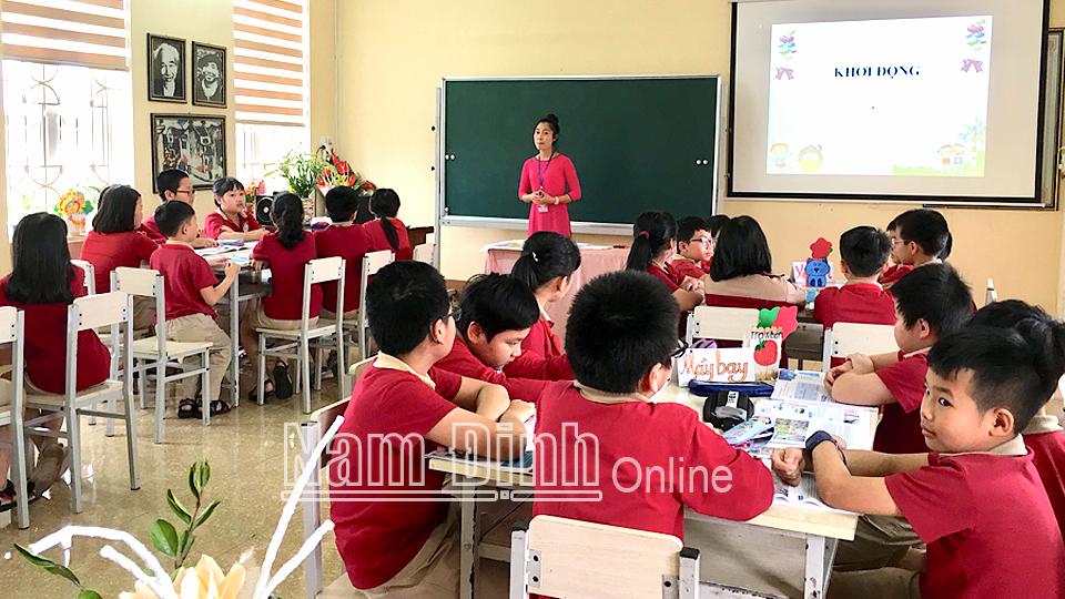 Một tiết dạy thực hành môn Mỹ thuật tại Hội thi giáo viên dạy giỏi cấp Tiểu học tỉnh Nam Định năm học 2020-2021.