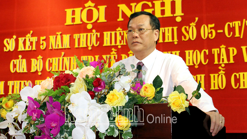 Đồng chí Lê Quốc Chỉnh, Phó Bí thư Thường trực Tỉnh ủy,  Chủ tịch HĐND tỉnh phát biểu kết luận hội nghị.