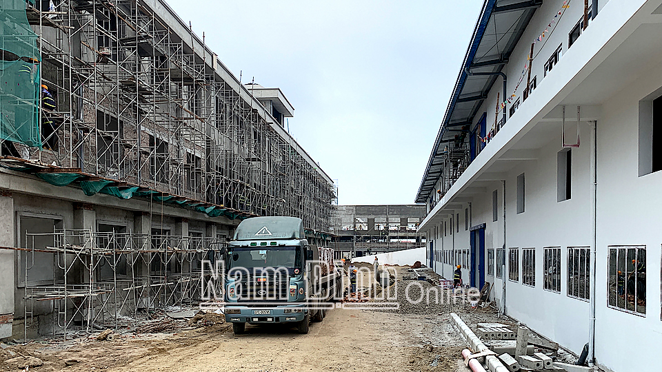 Công ty TNHH Nice Power đầu tư xây dựng nhà máy gia công đế và mũi giày dép tại xã Giao Tiến (Giao Thủy). Ảnh: Thanh Thúy