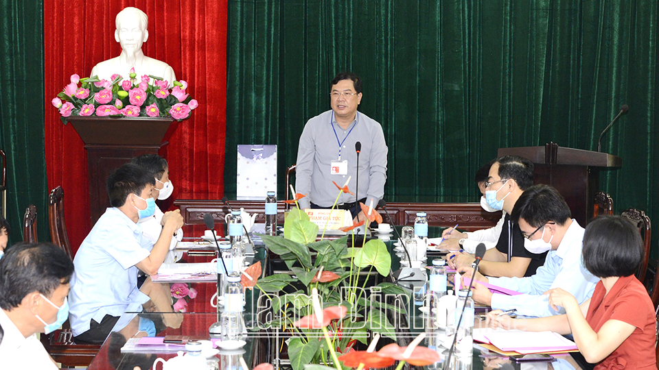 Đồng chí Bí thư Tỉnh ủy Phạm Gia Túc phát biểu tại buổi làm việc với Ban Thường vụ Huyện ủy Xuân Trường.