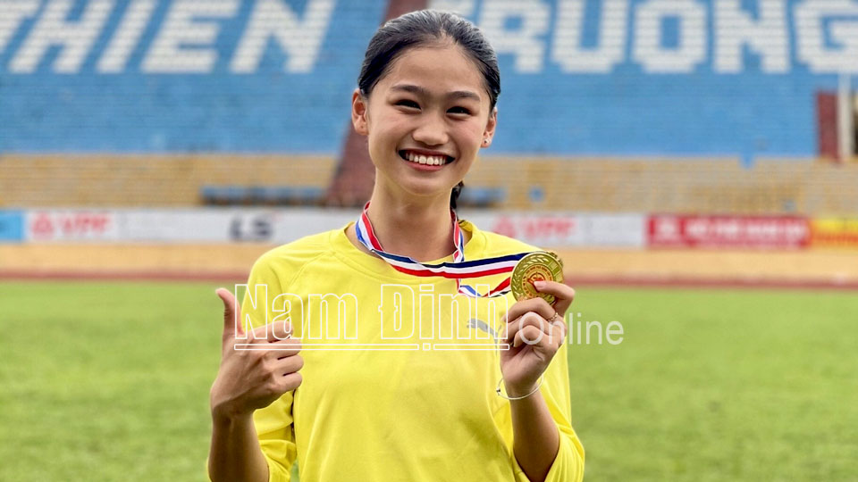 VĐV Đinh Thị Thùy Linh đoạt 3 HCV môn Điền kinh ở các nội dung chạy 200m, chạy 500m, chạy tiếp sức 4x100m nữ.