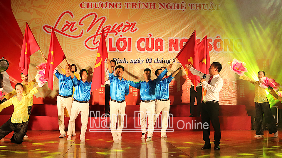 Đoàn nghệ thuật huyện Trực Ninh tham gia Hội diễn nghệ thuật quần chúng toàn tỉnh (Ảnh chụp trước ngày 27-4-2021).