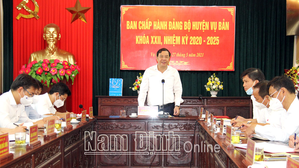 2-Đồng chí Phạm Gia Túc, Ủy viên BCH Trung ương Đảng, Bí thư Tỉnh ủy phát biểu tại buổi làm việc