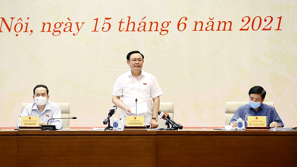 Chủ tịch Quốc hội Vương Đình Huệ phát biểu chỉ đạo và chúc mừng 96 năm Ngày báo chí Cách mạng Việt Nam.  Ảnh: Doãn Tấn - TTXVN