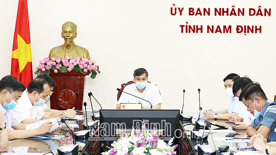   Đồng chí Trần Lê Đoài, TUV, Phó Chủ tịch UBND tỉnh chủ trì hội nghị tại điểm cầu tỉnh Nam Định