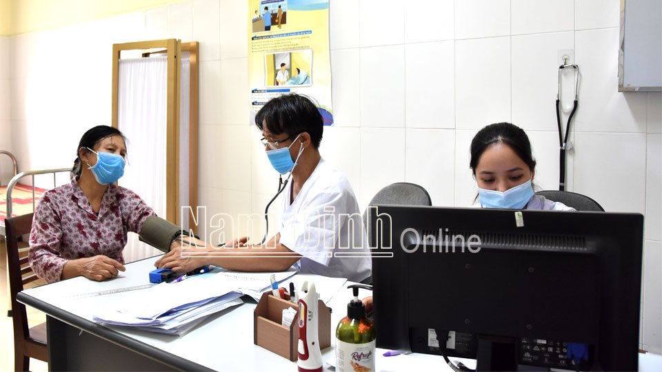 Trung tâm Y tế huyện Nghĩa Hưng ứng dụng hệ thống quản lý thông tin bệnh viện trong khám chữa bệnh.