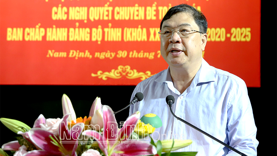 Đồng chí Phạm Gia Túc, Ủy viên BCH Trung ương Đảng, Bí thư Tỉnh ủy phát biểu chỉ đạo tại hội nghị.