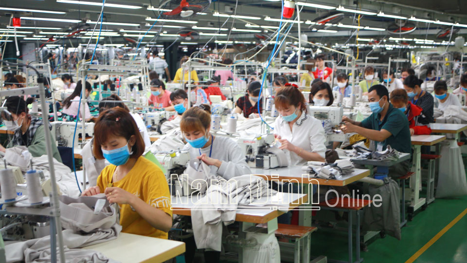 Công ty TNHH Kiara Garments Việt Nam, thị trấn Cát Thành (Trực Ninh) luôn quan tâm thực hiện bảo hộ, đảm bảo an toàn cho người lao động.