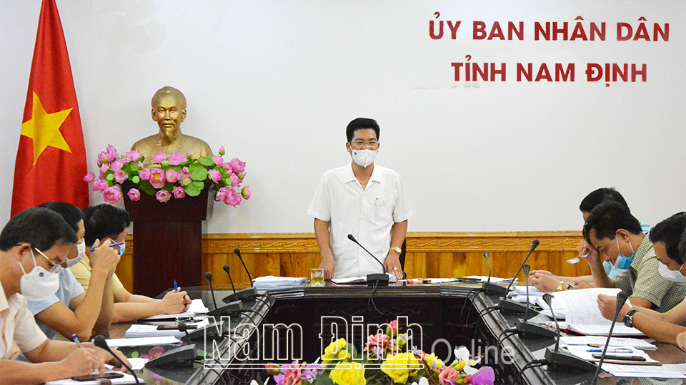Đồng chí Trần Anh Dũng, Ủy viên Ban TVTU, Phó Chủ tịch Thường trực UBND tỉnh phát biểu tại hội nghị.