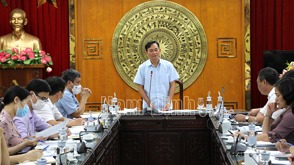 Đồng chí Nguyễn Phùng Hoan, Ủy viên Ban TVTU, Phó Chủ tịch Thường trực HĐND tỉnh phát biểu kết luận buổi giám sát.