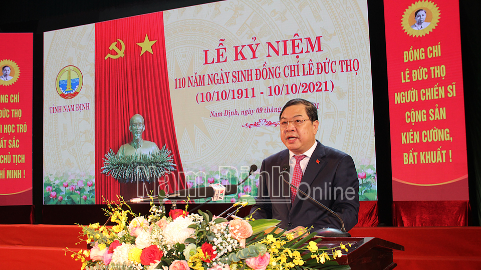 Đồng chí Phạm Gia Túc, Ủy viên BCH Trung ương Đảng, Bí thư Tỉnh ủy trình bày diễn văn tại Lễ kỷ niệm.