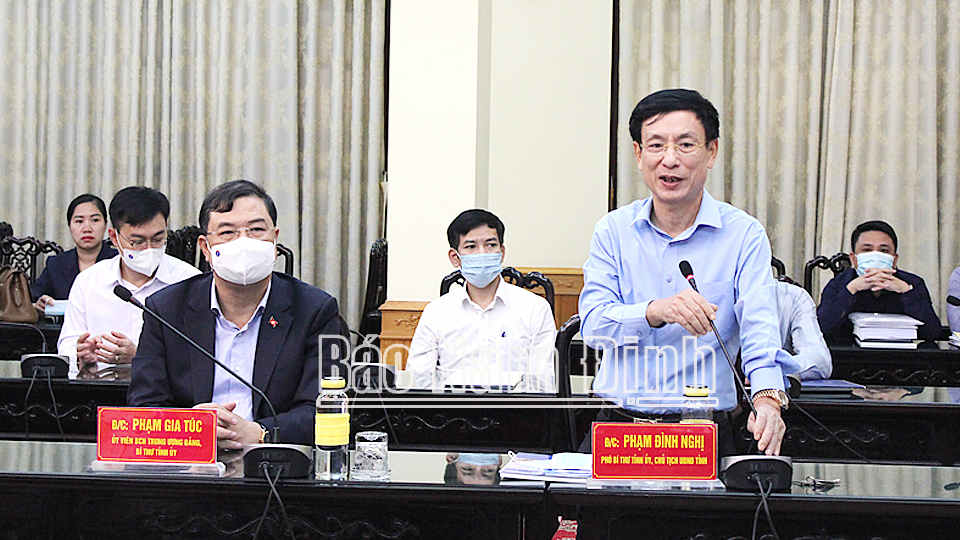 Đồng chí Phạm Đình Nghị, Phó Bí thư Tỉnh ủy, Chủ tịch UBND tỉnh phát biểu kết luận buổi làm việc. 