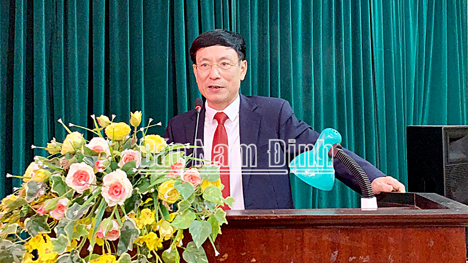 Đồng chí Phạm Đình Nghị, Phó Bí thư tỉnh ủy, Chủ tịch UBND tỉnh phát biểu tại hội nghị.