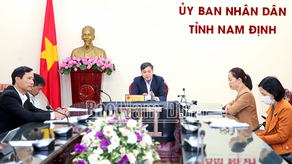 Đồng chí Trần Lê Đoài, TUV, Phó Chủ tịch UBND tỉnh chủ trì tại điểm cầu tỉnh ta.