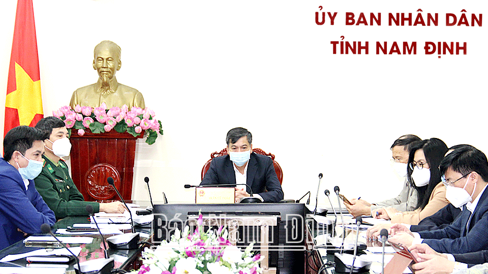 Đồng chí Trần Lê Đoài, TUV, Phó Chủ tịch UBND tỉnh chủ trì hội nghị tại điểm cầu tỉnh ta.
