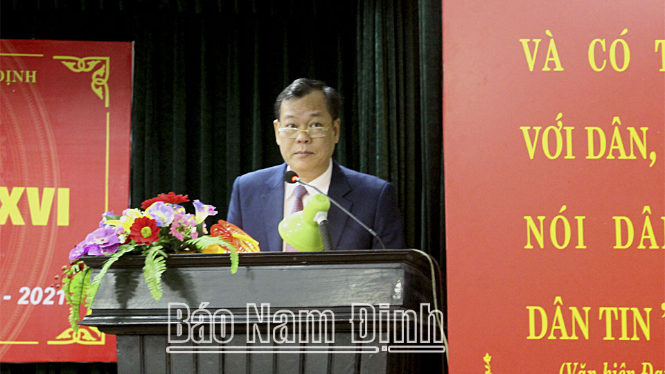 Đồng chí Lê Quốc Chỉnh, Phó Bí thư Thường trực Tỉnh uỷ, Chủ tịch HĐND tỉnh, Trưởng Đoàn đại biểu Quốc hội tỉnh phát biểu chỉ đạo tại hội nghị.