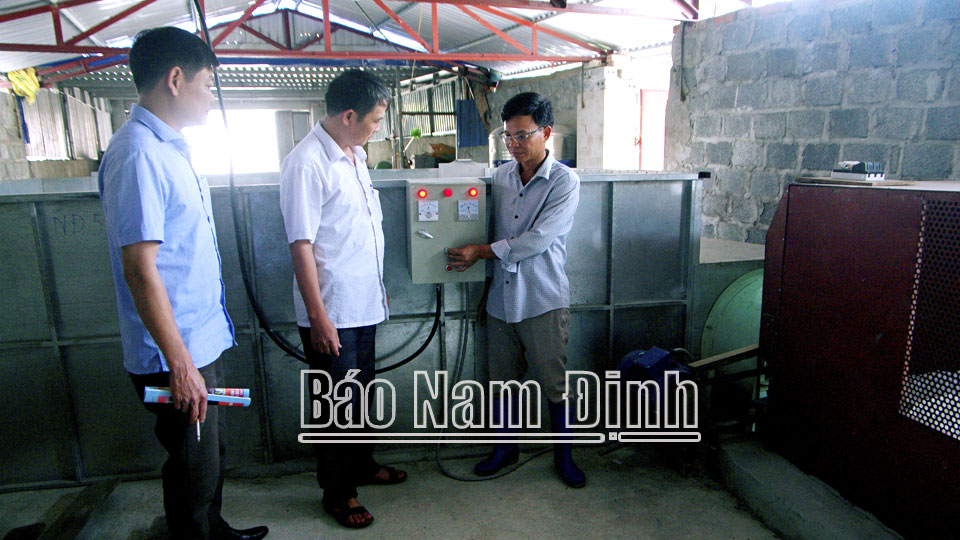 Mô hình máy sấy lúa của HTX sản xuất, kinh doanh và dịch vụ nông nghiệp Trần Phú, xã Nam Tiến.  Bài và ảnh: Hoàng Tuấn