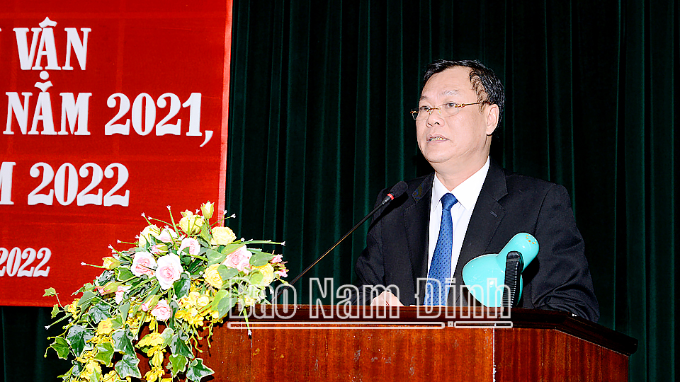Đồng chí Lê Quốc Chỉnh, Phó Bí thư Thường trực Tỉnh ủy, Chủ tịch HĐND tỉnh, Trưởng đoàn Đoàn đại biểu Quốc hội tỉnh phát biểu chỉ đạo tại hội nghị.