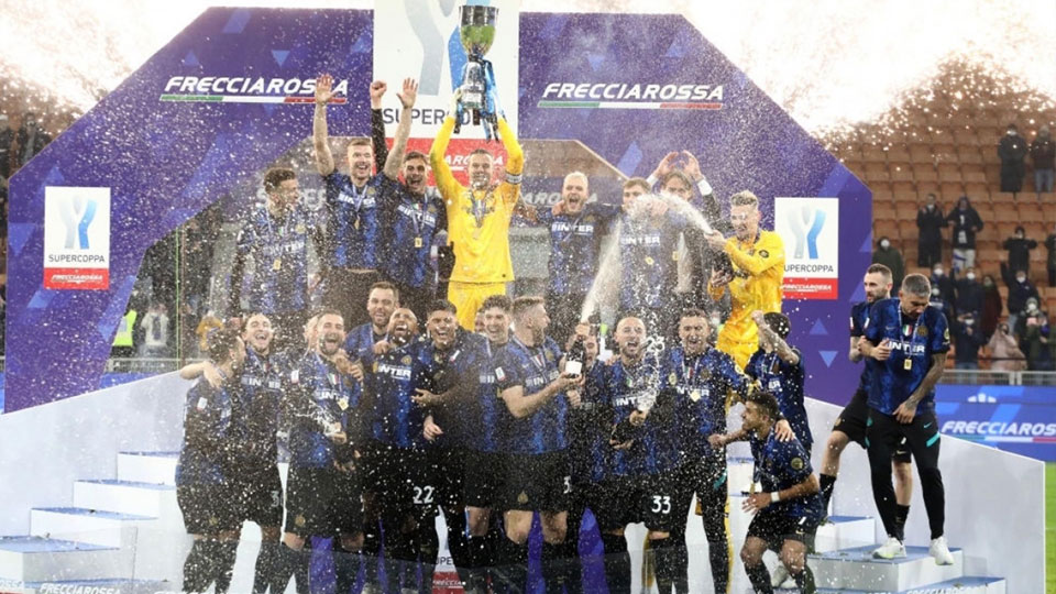 Inter lần thứ 6 đăng quang Siêu Cúp Italia. (Ảnh: Getty)
