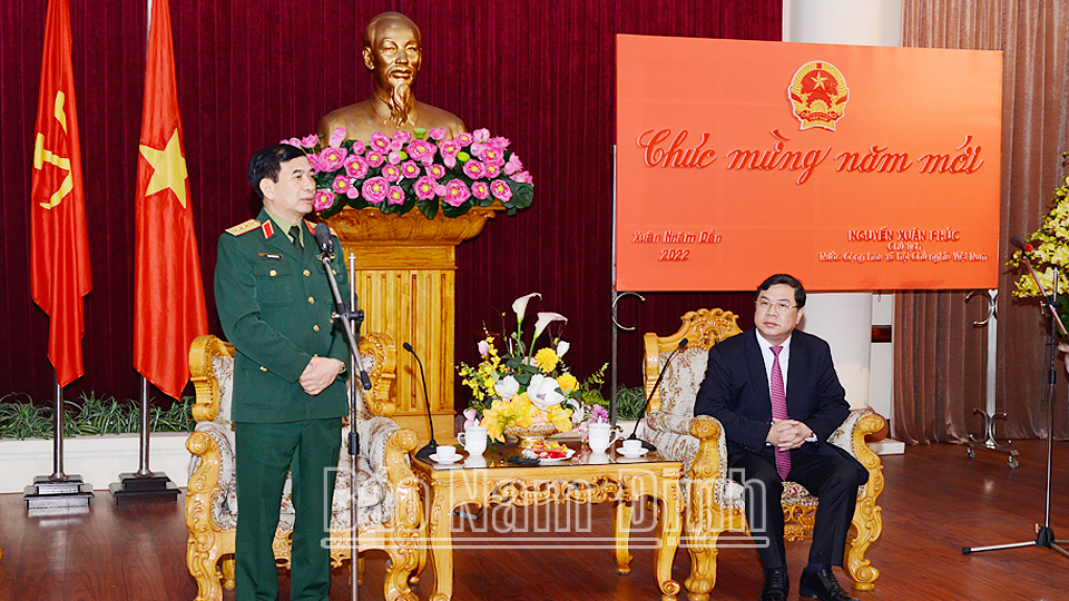 Đại tướng Phan Văn Giang, Ủy viên Bộ Chính trị, Phó Bí thư Quân ủy Trung ương, Bộ trưởng Bộ Quốc phòng phát biểu trong buổi làm việc Tỉnh ủy, HĐND, UBND tỉnh.