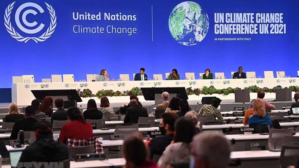 Các đại biểu tại một phiên thảo luận trong khuôn khổ Hội nghị COP26 tại Glasgow, Anh, ngày 8-11-2021.   Ảnh: AFP/TTXVN