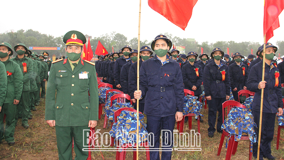 Quang cảnh Lễ giao nhận quân năm 2022 tại huyện Nghĩa  Hưng.  Ảnh Văn Trọng