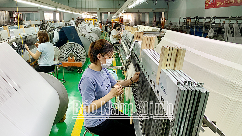 Xưởng dệt tại Công ty Cổ phần Dệt nhuộm Sunrise Việt Nam, Khu công nghiệp Bảo Minh (Vụ Bản.)